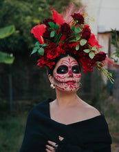 Load image into Gallery viewer, Uva Roja Crown
